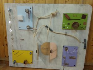 panell-sensorial-llar-infants-casamada